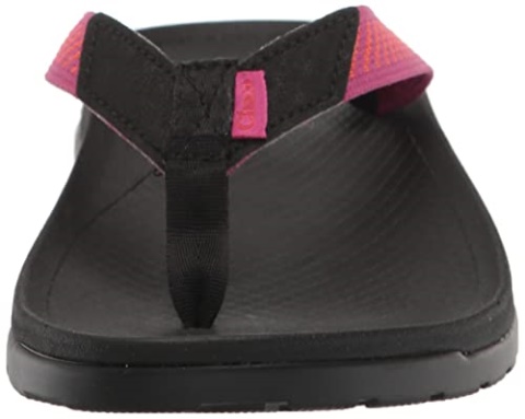 Score Fuchsia Chacos Women\'s Lowdown Flip Sandal