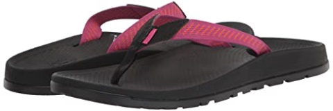 Score Fuchsia Chacos Women\'s Lowdown Flip Sandal